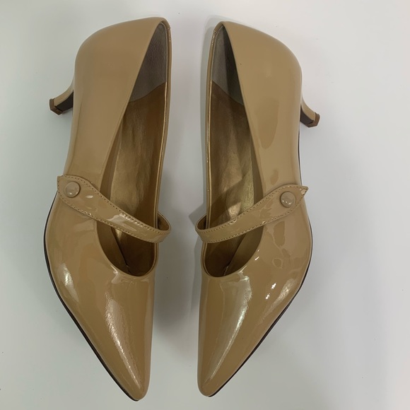 Trotters “Petra” nude patent leather kitten heels - Picture 5 of 8